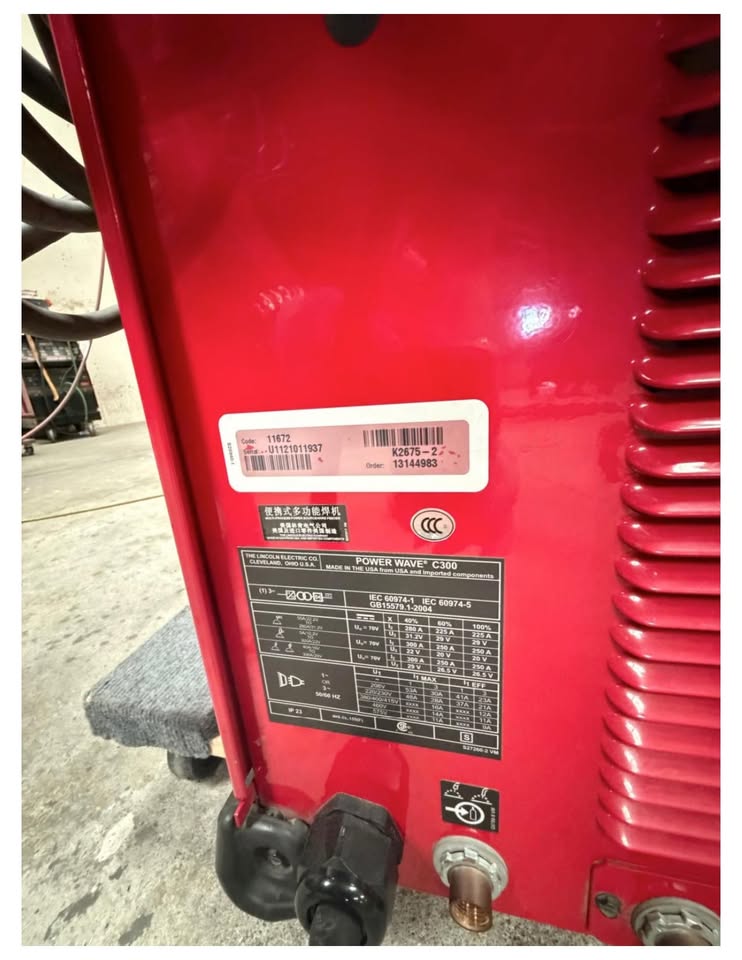 Heavy welding leads supplied with the Lincoln C300