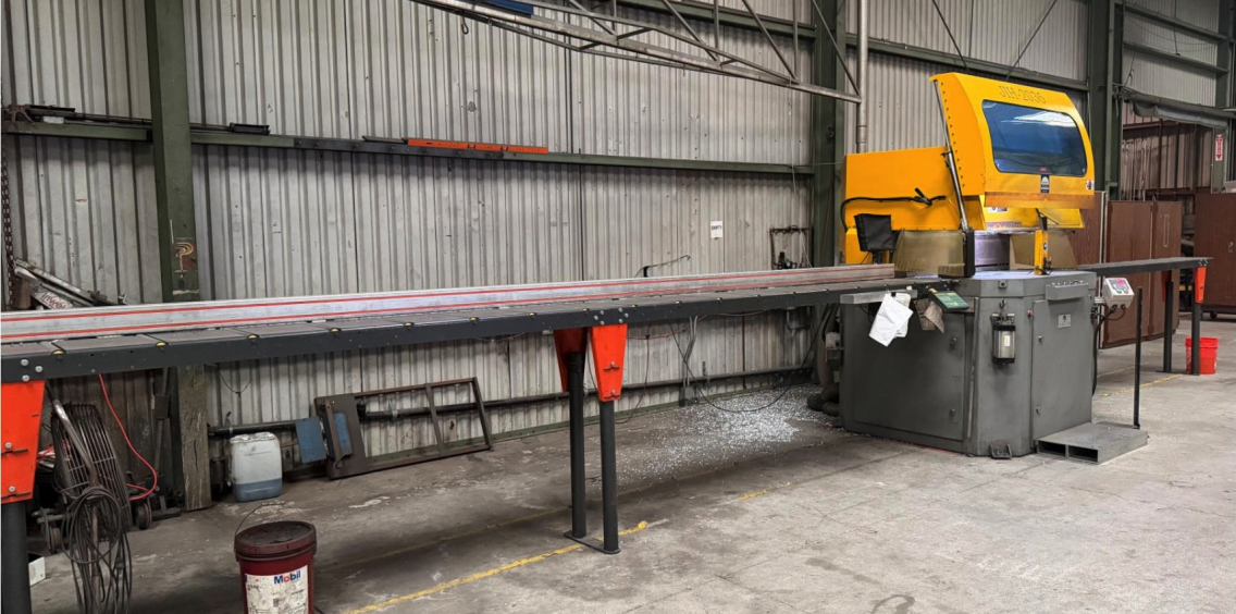 Complete PMI-2036 upcut saw and long-material support system