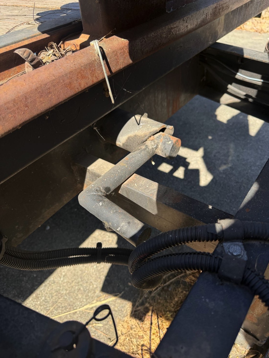 Hydraulic system component detail